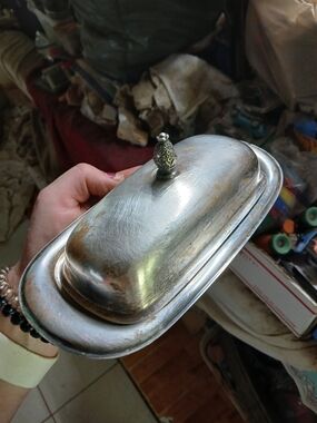vintage Wm. Rogers silver-plated covered butter dish (Model #987